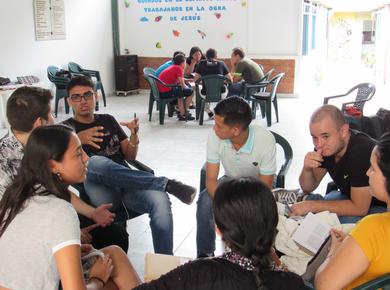 Students learn to articulate their faith with confidence and understanding through in-church workshops facilitated by at Seminario Bíblico Menonita de Colombia. Photo: Eric Martin