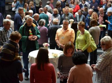 <p>Communion at the Mennonite Brethren Convention in Germany. Photo: Liesa Unger.</p>
