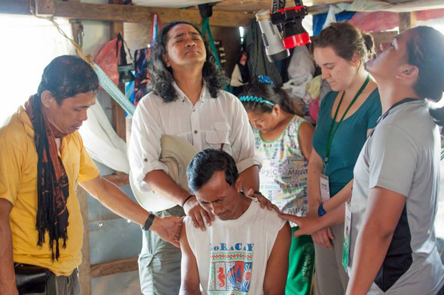Typhoon Haiyan remains ëfront page’ for survivors