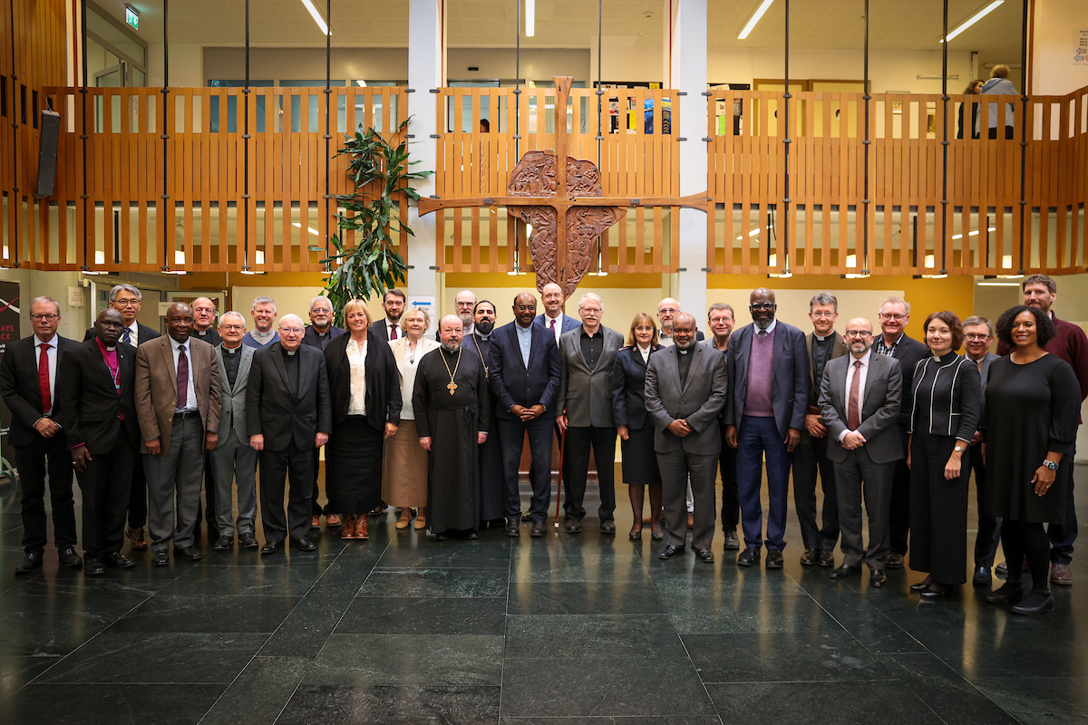 La reunión de las comuniones mundiales se centra en la obra de Dios