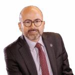 headshot César García
